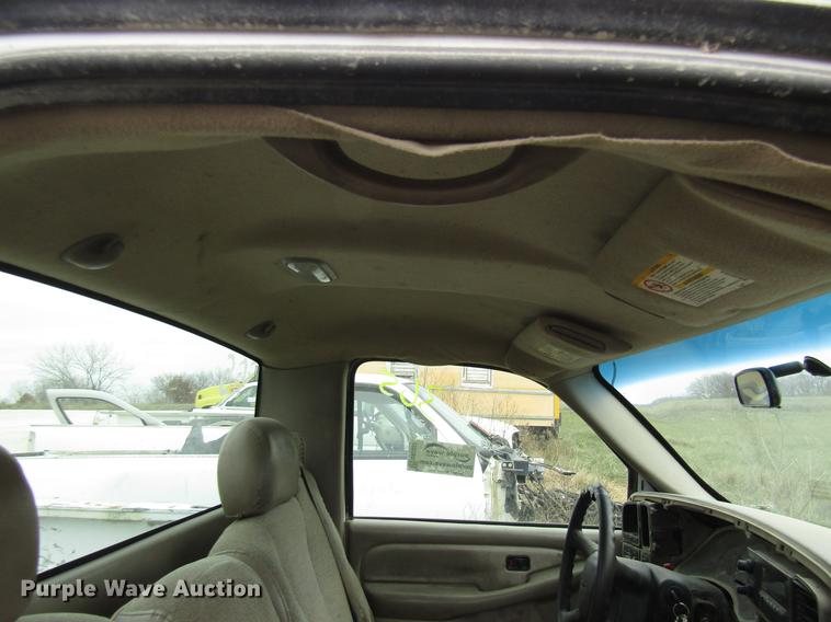 image for item DB2037 2002 GMC Sierra 2500HD pickup truck