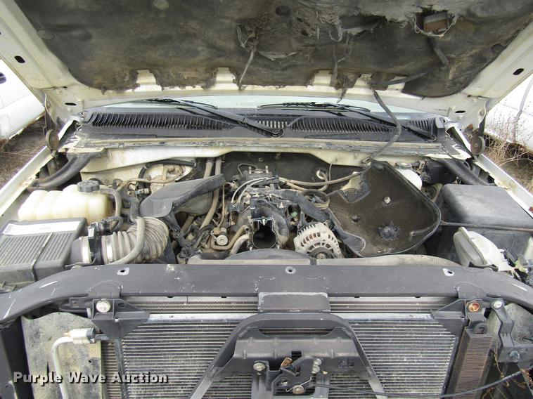 image for item DB2037 2002 GMC Sierra 2500HD pickup truck