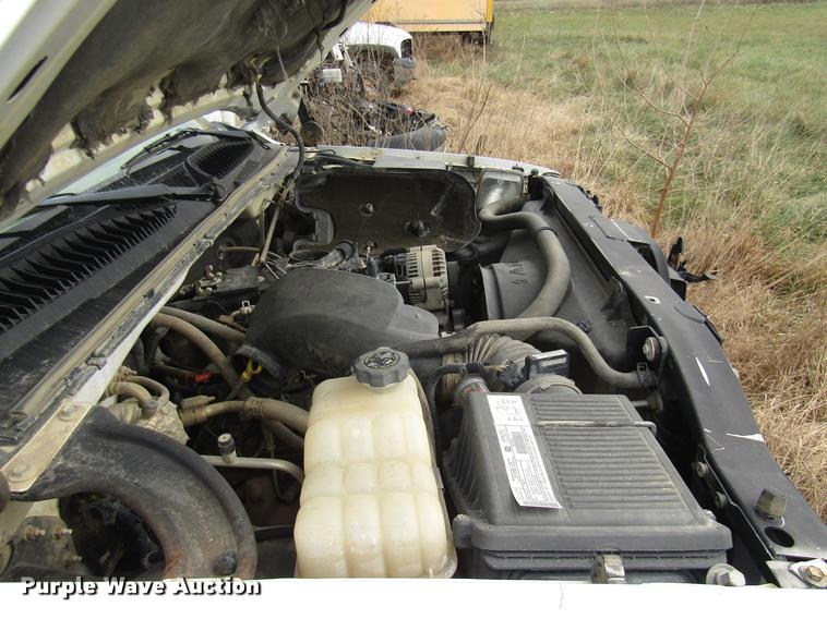 image for item DB2037 2002 GMC Sierra 2500HD pickup truck