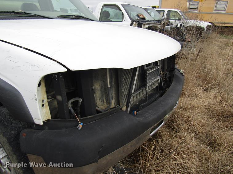 image for item DB2037 2002 GMC Sierra 2500HD pickup truck