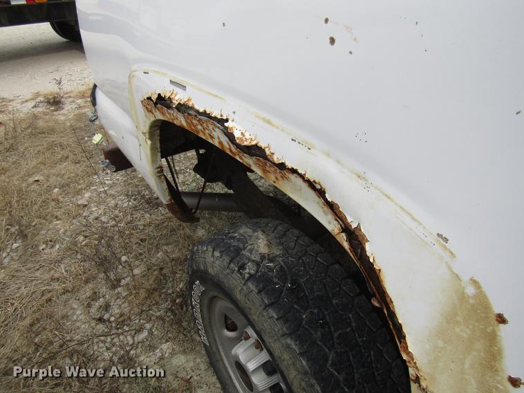 image for item DB2037 2002 GMC Sierra 2500HD pickup truck