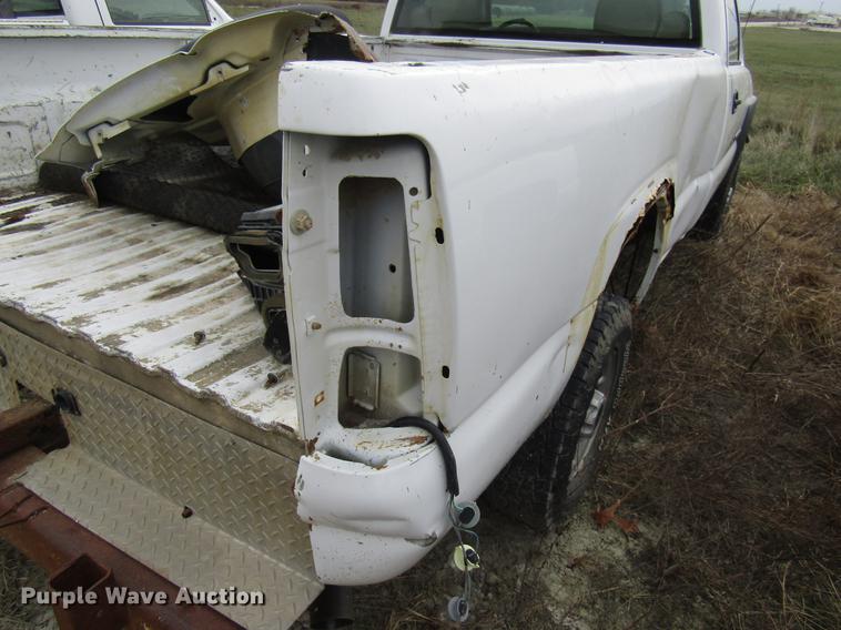 image for item DB2037 2002 GMC Sierra 2500HD pickup truck