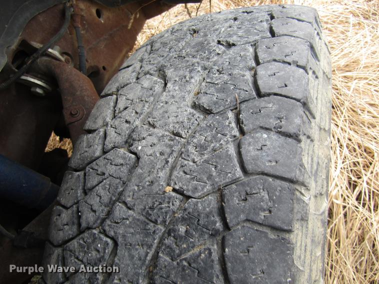 image for item DB2037 2002 GMC Sierra 2500HD pickup truck