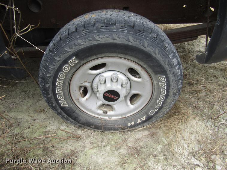 image for item DB2037 2002 GMC Sierra 2500HD pickup truck