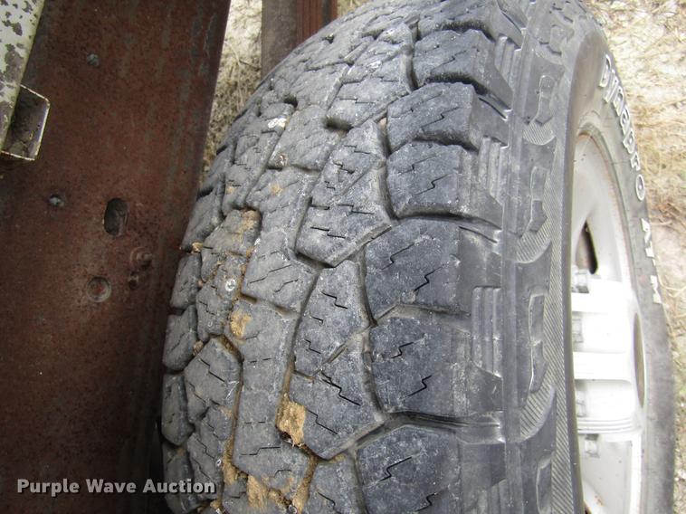 image for item DB2037 2002 GMC Sierra 2500HD pickup truck