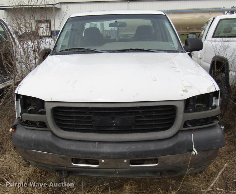 image for item DB2038 2002 GMC Sierra 2500HD Ext. Cab pickup truck