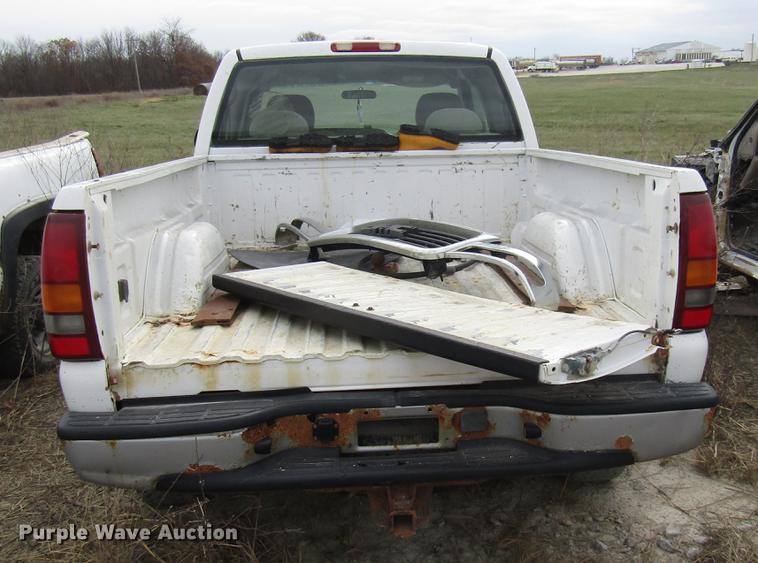 image for item DB2038 2002 GMC Sierra 2500HD Ext. Cab pickup truck