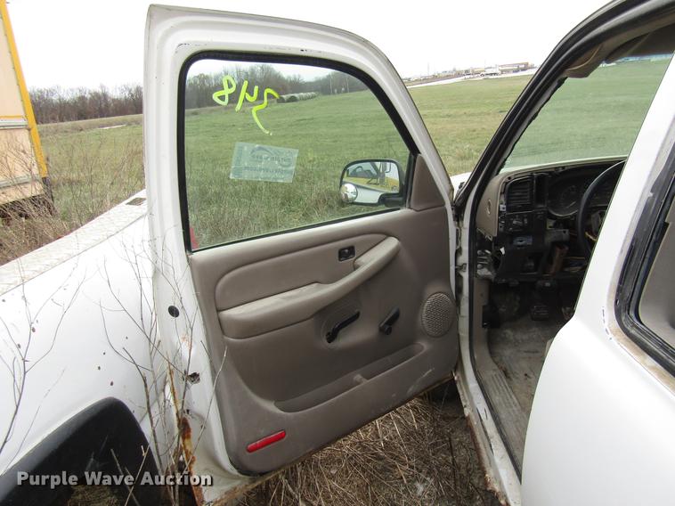 image for item DB2038 2002 GMC Sierra 2500HD Ext. Cab pickup truck