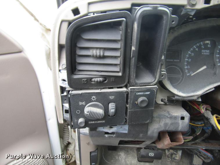 image for item DB2038 2002 GMC Sierra 2500HD Ext. Cab pickup truck