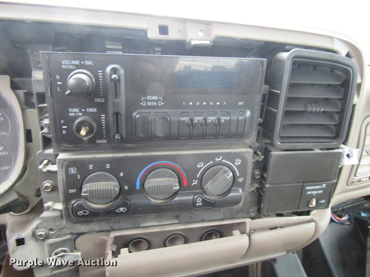 image for item DB2038 2002 GMC Sierra 2500HD Ext. Cab pickup truck