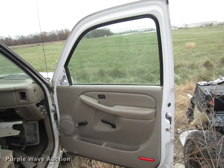 image for item DB2038 2002 GMC Sierra 2500HD Ext. Cab pickup truck