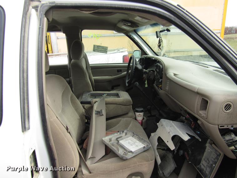 image for item DB2038 2002 GMC Sierra 2500HD Ext. Cab pickup truck