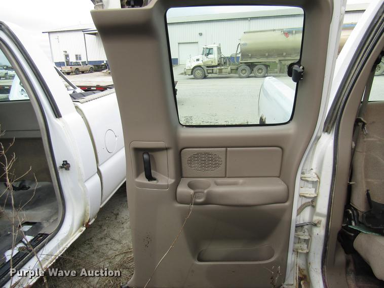 image for item DB2038 2002 GMC Sierra 2500HD Ext. Cab pickup truck