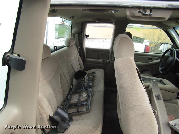 image for item DB2038 2002 GMC Sierra 2500HD Ext. Cab pickup truck