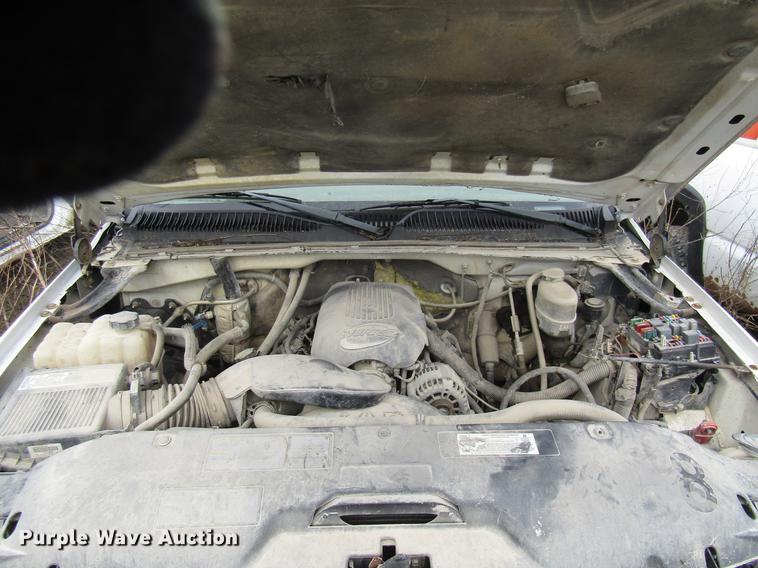 image for item DB2038 2002 GMC Sierra 2500HD Ext. Cab pickup truck