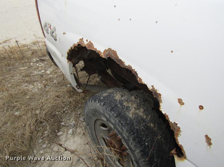 image for item DB2038 2002 GMC Sierra 2500HD Ext. Cab pickup truck