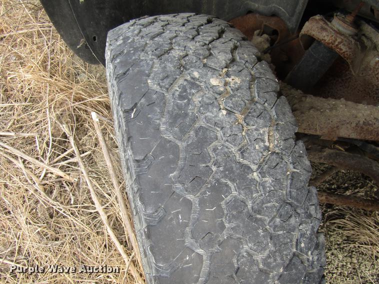 image for item DB2038 2002 GMC Sierra 2500HD Ext. Cab pickup truck