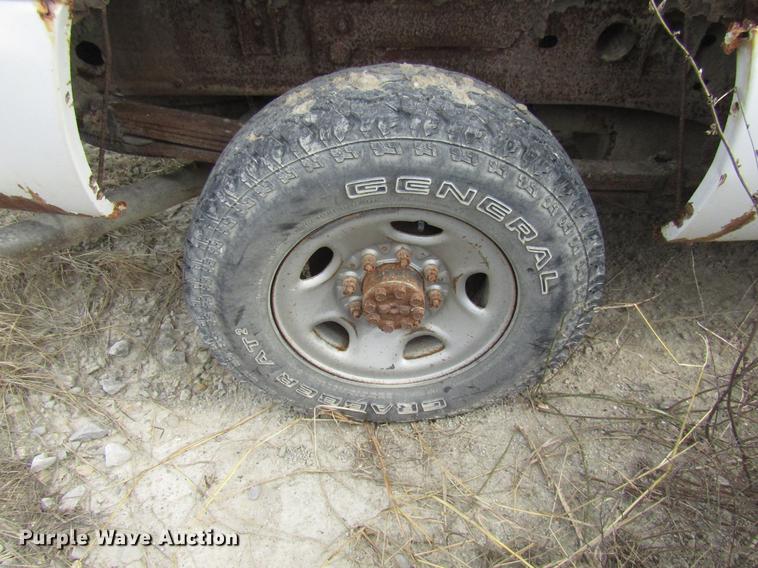 image for item DB2038 2002 GMC Sierra 2500HD Ext. Cab pickup truck