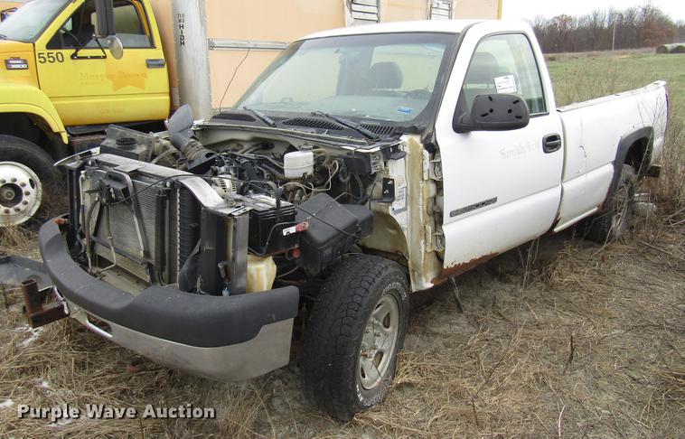 image for item DB2039 2002 GMC Sierra 2500HD pickup truck