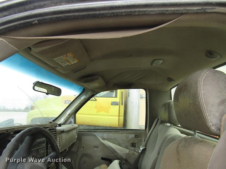 image for item DB2039 2002 GMC Sierra 2500HD pickup truck