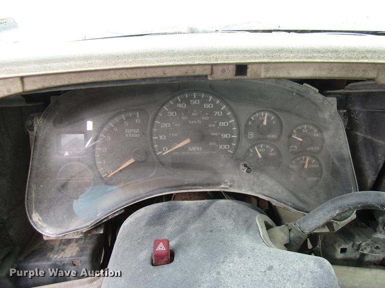 image for item DB2039 2002 GMC Sierra 2500HD pickup truck