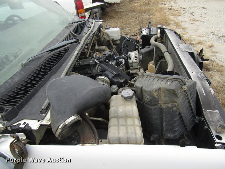 image for item DB2039 2002 GMC Sierra 2500HD pickup truck