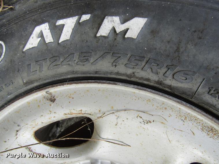 image for item DB2039 2002 GMC Sierra 2500HD pickup truck