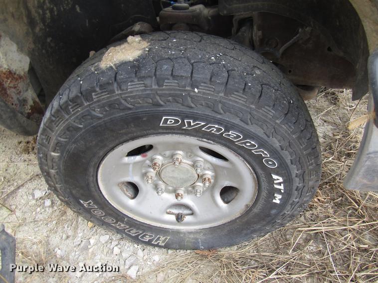 image for item DB2039 2002 GMC Sierra 2500HD pickup truck