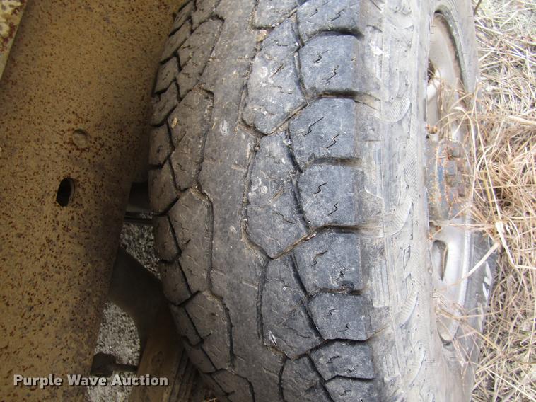 image for item DB2039 2002 GMC Sierra 2500HD pickup truck