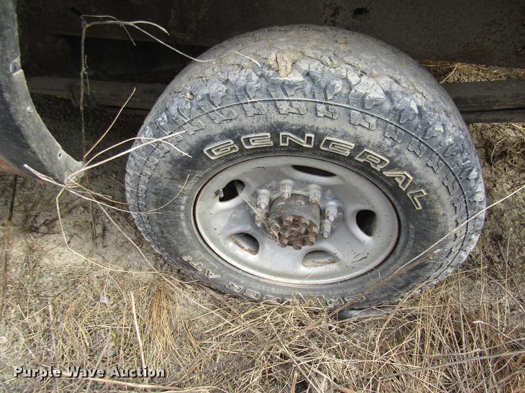 image for item DB2039 2002 GMC Sierra 2500HD pickup truck