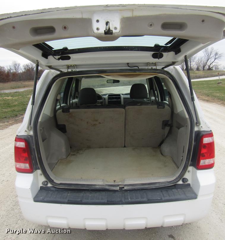 image for item DB2040 2008 Ford Escape SUV