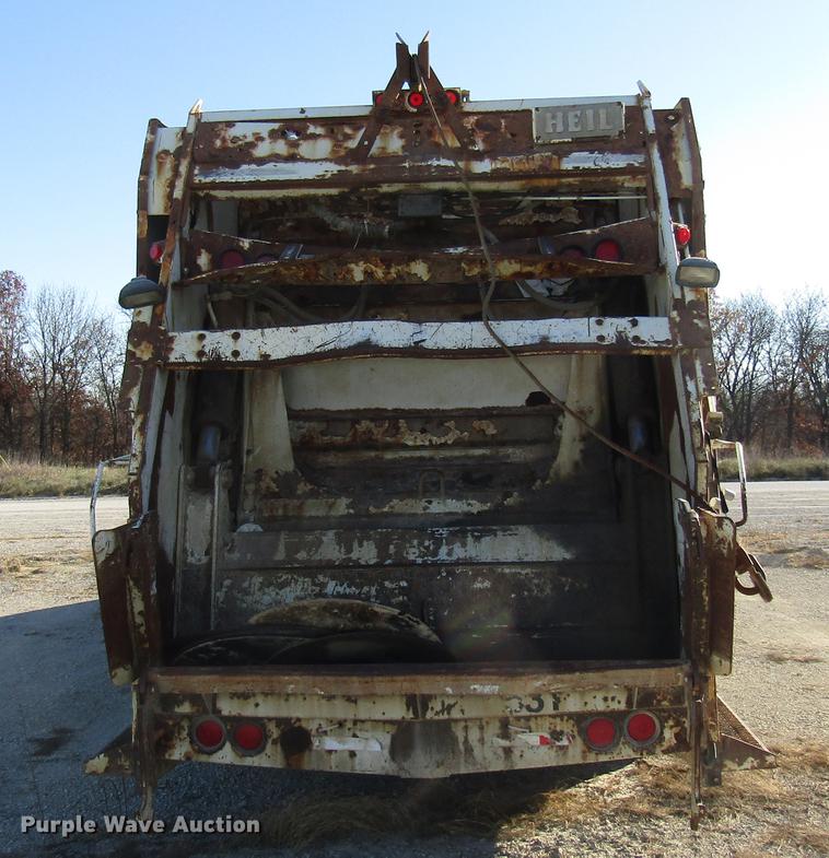image for item DB2041 2004 Freightliner Columbia refuse truck