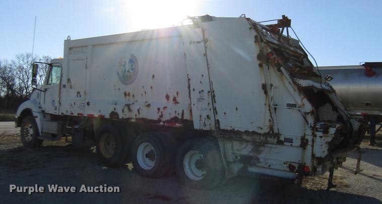 image for item DB2041 2004 Freightliner Columbia refuse truck