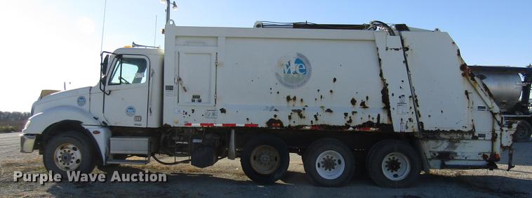 image for item DB2041 2004 Freightliner Columbia refuse truck