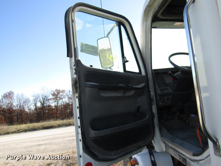 image for item DB2041 2004 Freightliner Columbia refuse truck