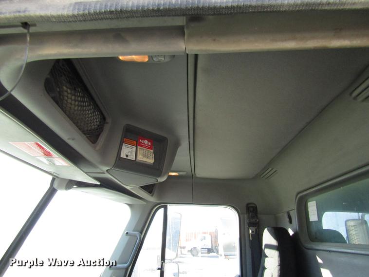 image for item DB2041 2004 Freightliner Columbia refuse truck