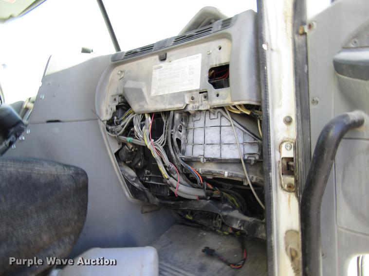 image for item DB2041 2004 Freightliner Columbia refuse truck