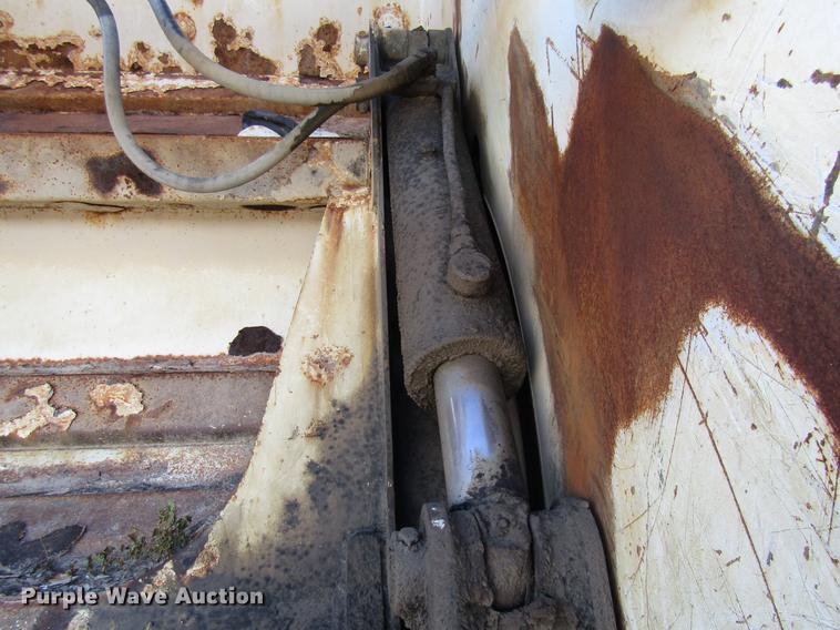 image for item DB2041 2004 Freightliner Columbia refuse truck