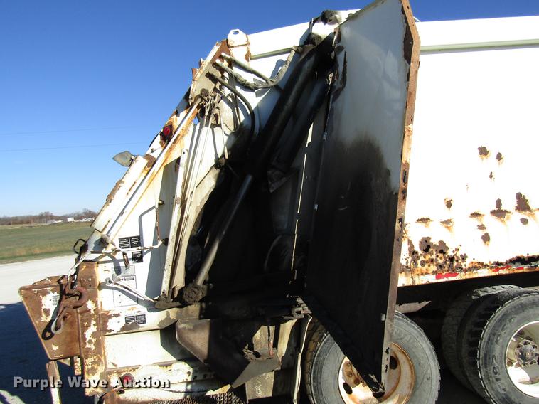 image for item DB2041 2004 Freightliner Columbia refuse truck