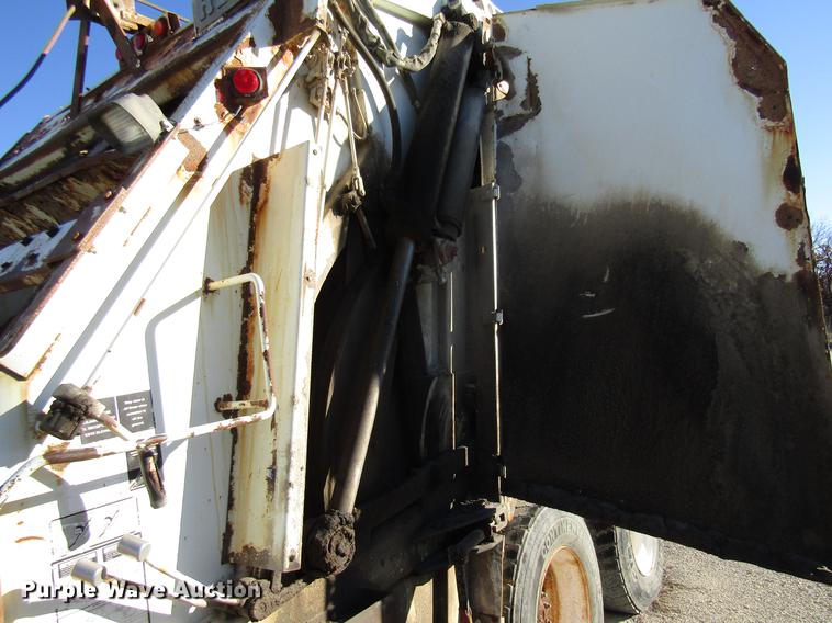 image for item DB2041 2004 Freightliner Columbia refuse truck