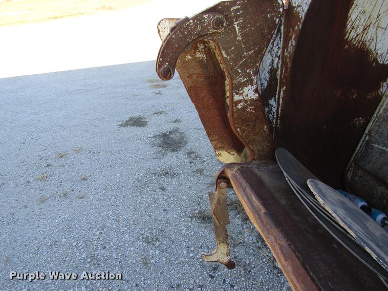 image for item DB2041 2004 Freightliner Columbia refuse truck