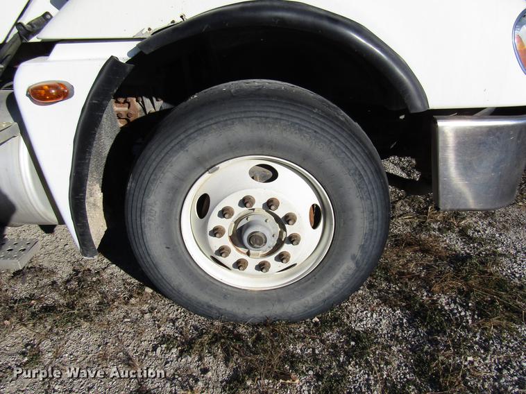 image for item DB2041 2004 Freightliner Columbia refuse truck