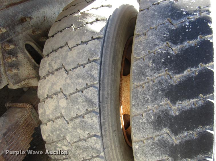 image for item DB2041 2004 Freightliner Columbia refuse truck