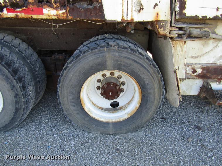 image for item DB2041 2004 Freightliner Columbia refuse truck