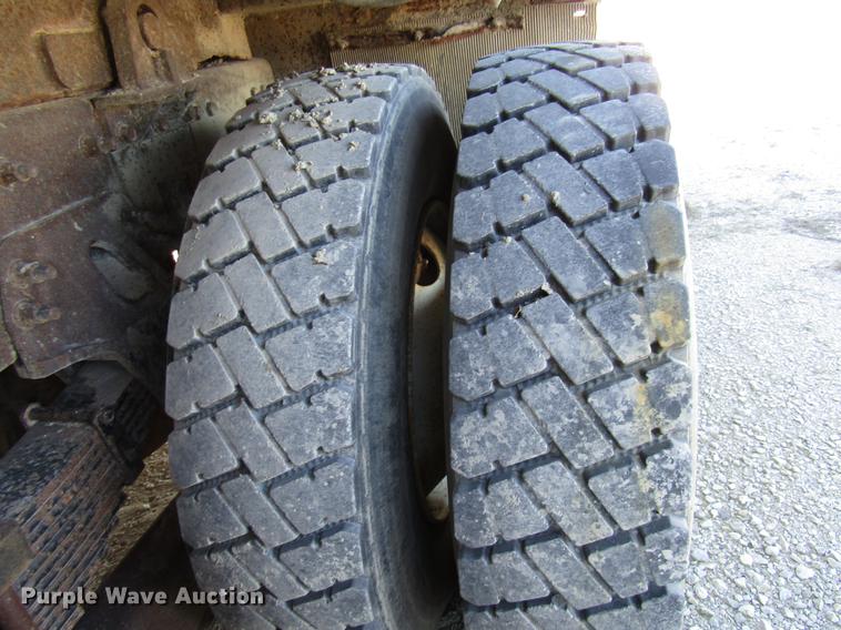 image for item DB2041 2004 Freightliner Columbia refuse truck