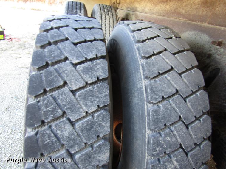 image for item DB2041 2004 Freightliner Columbia refuse truck