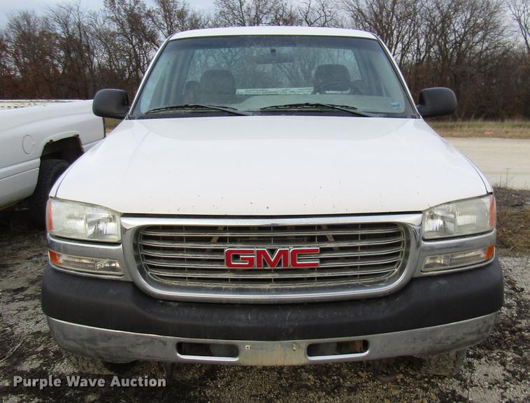 image for item DB2043 2002 GMC Sierra 2500HD pickup truck