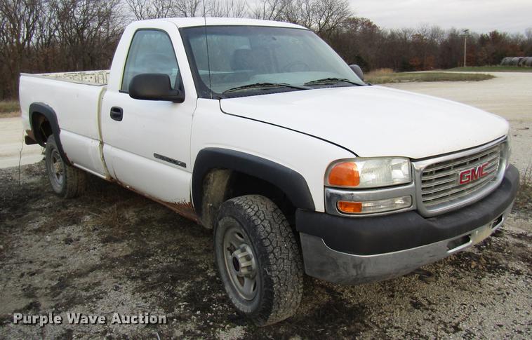 image for item DB2043 2002 GMC Sierra 2500HD pickup truck