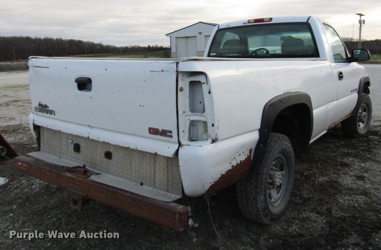 image for item DB2043 2002 GMC Sierra 2500HD pickup truck