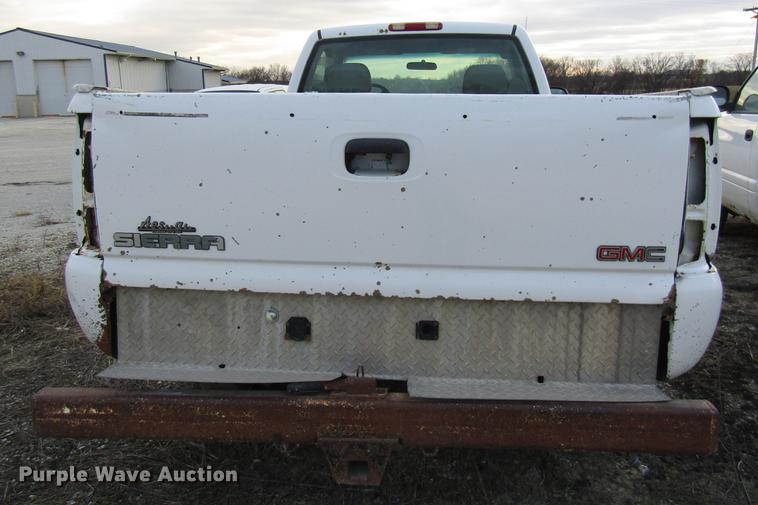 image for item DB2043 2002 GMC Sierra 2500HD pickup truck